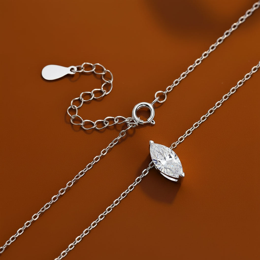 THE HORSE EYE NECKLACE