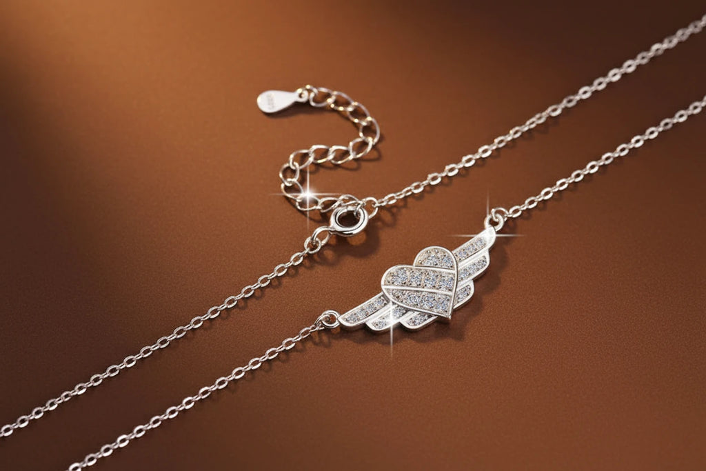 STRIPPED HEART NECKLACE