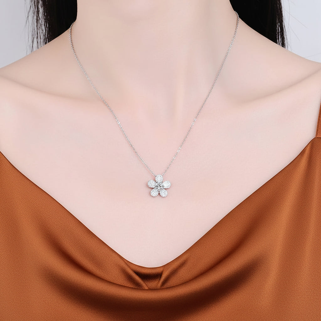 THE FLORAL NECKLACE