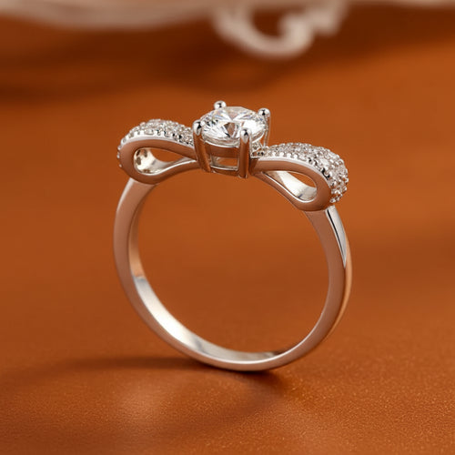 BEAUTIFUL LITTLE BOW RING