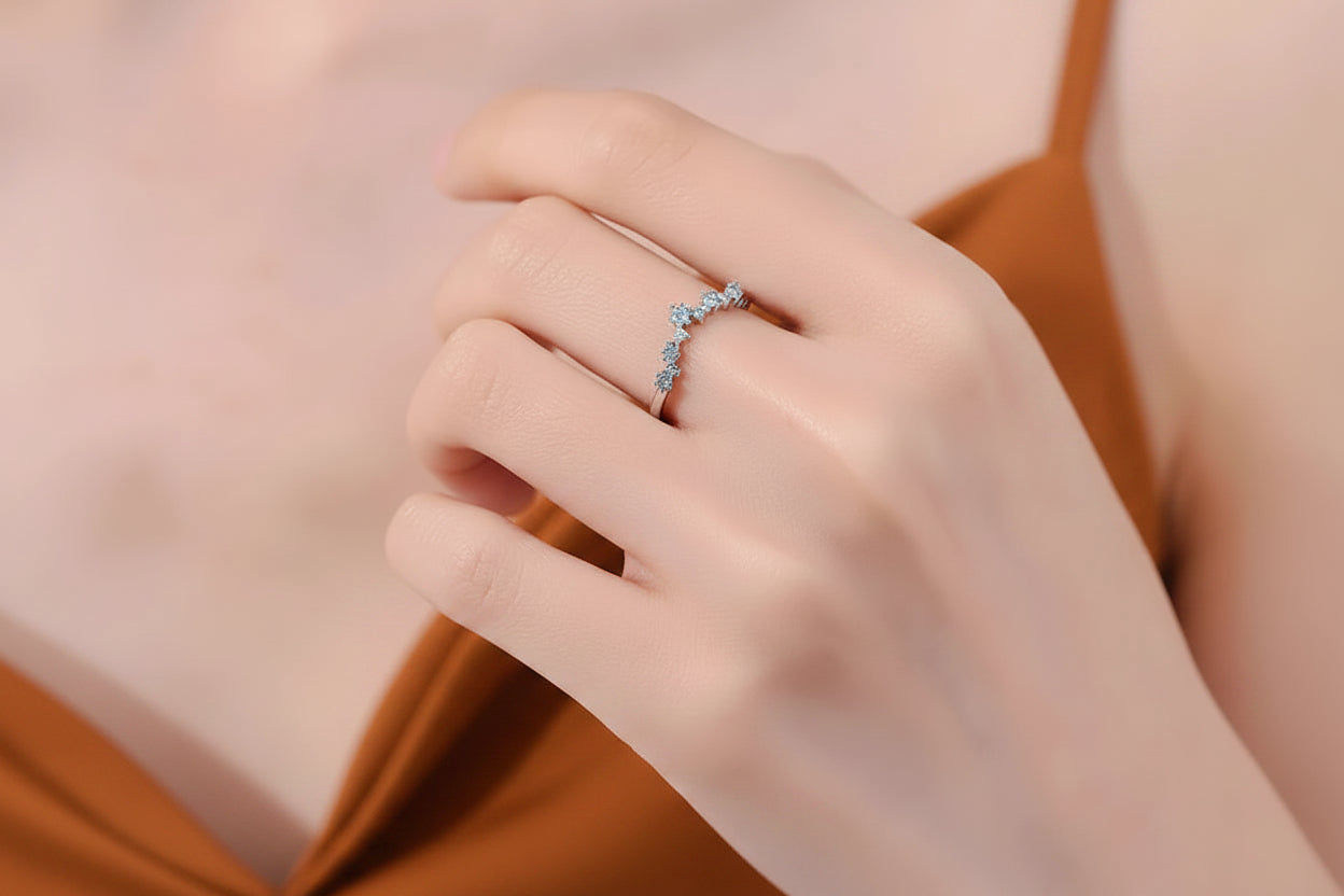 The Tiara Curved Band