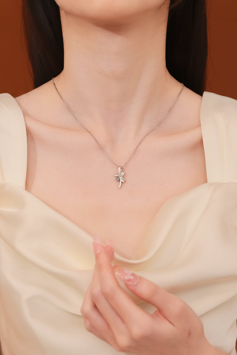 THE UNIQUE BOWKNOT PEDENT