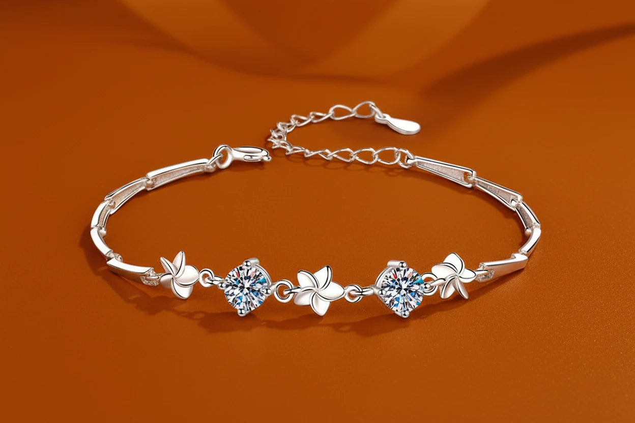 SPIRRAL STAR BANGLE BRACELET