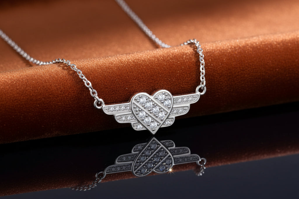 STRIPPED HEART NECKLACE