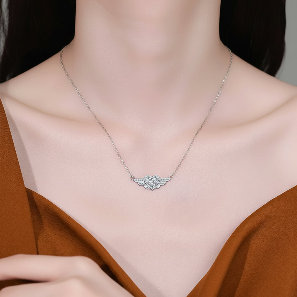 STRIPPED HEART NECKLACE